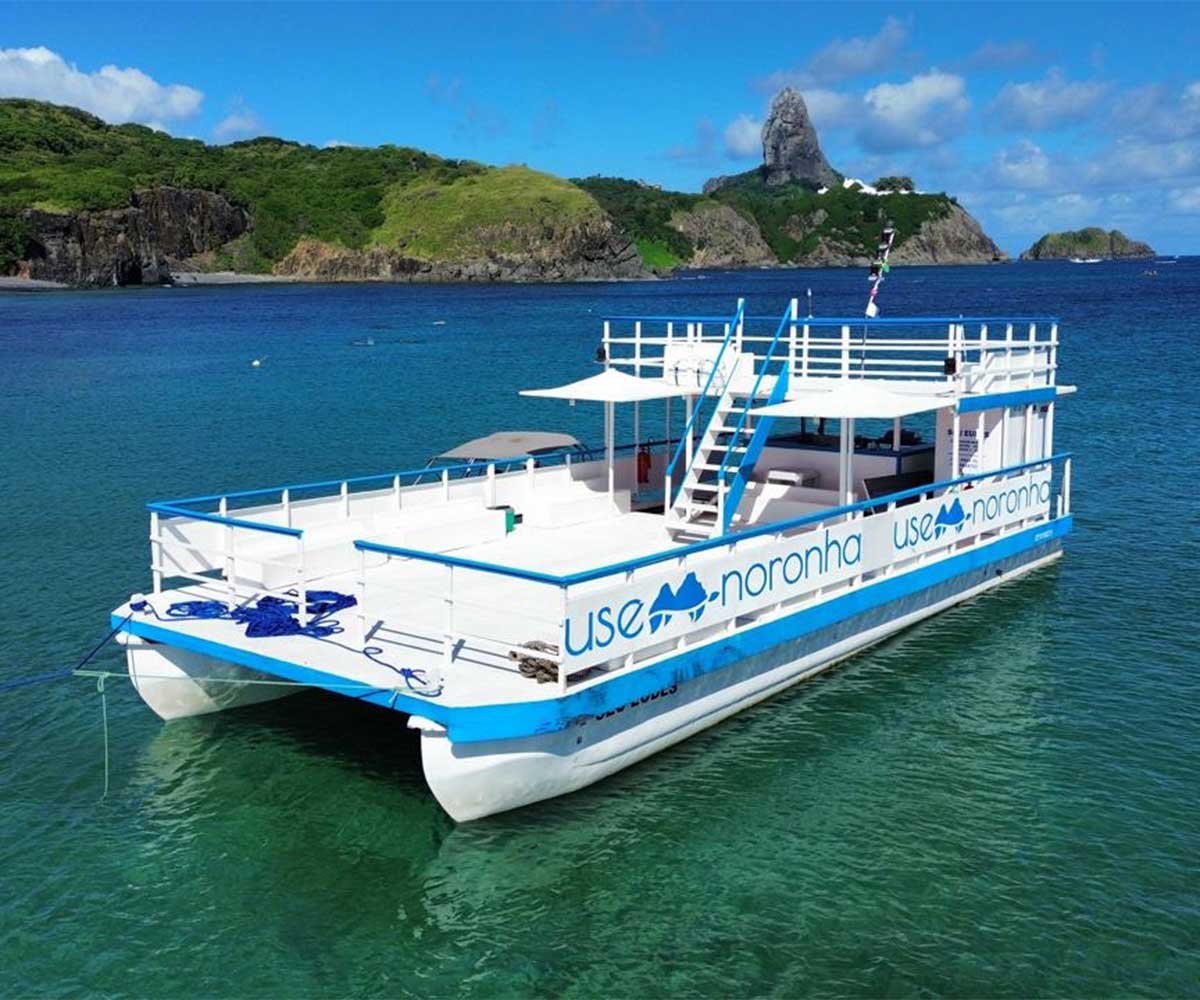 Catamarã Use Noronha